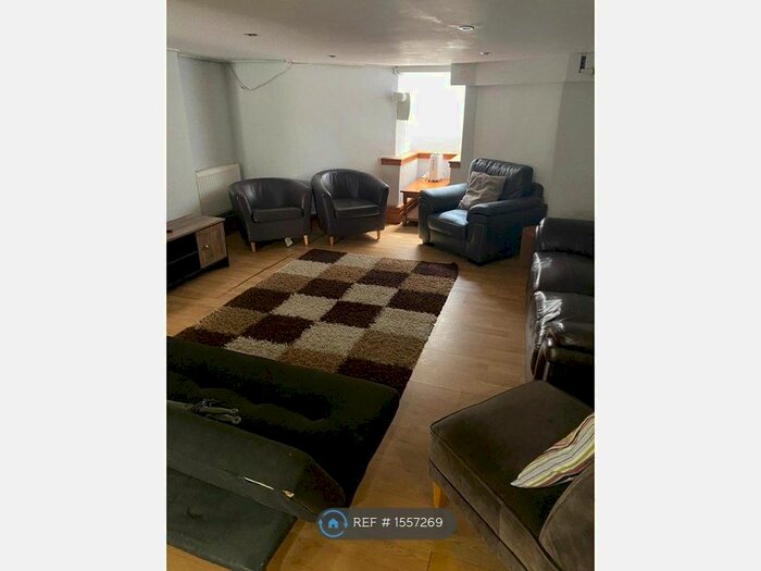 4 Bedroom Terraced House To Rent In Fitzhamon Embankment, Cardiff, CF11