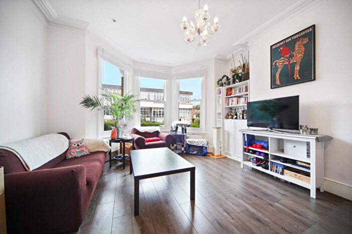 1 Bedroom Apartment To Rent In Elm Grove, Crouch End, London, N8