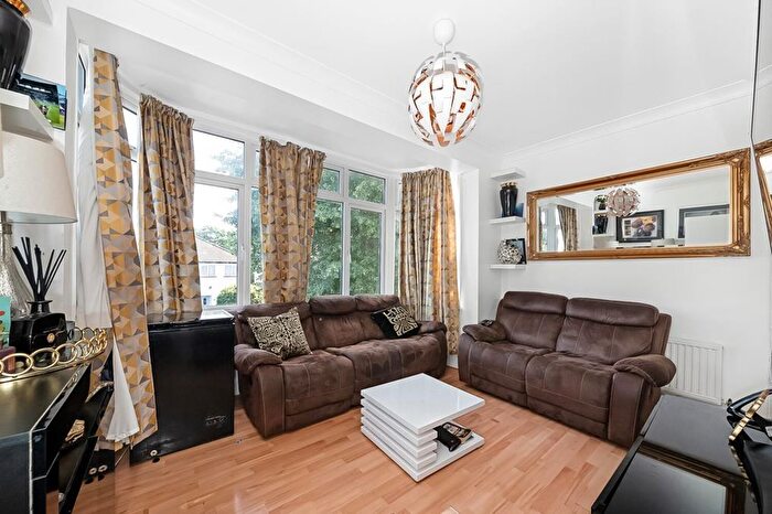 2 Bedroom Apartment For Sale In Worbeck Road, Anerley, London, SE20