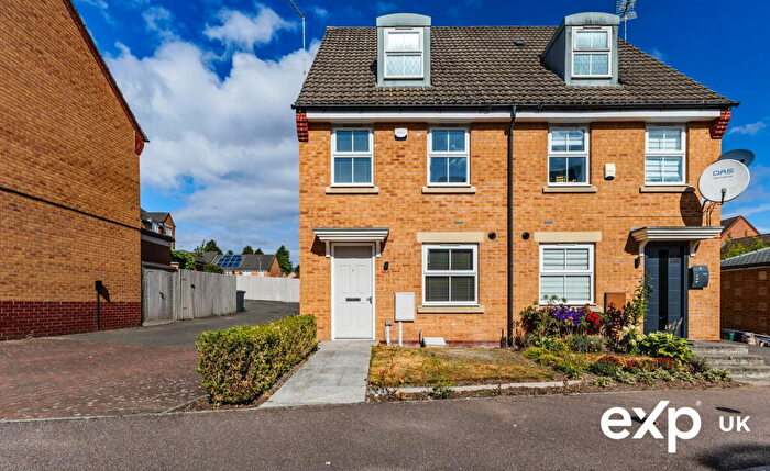 3 Bedroom Semi-Detached House For Sale In Swallow Crescent, Ravenshead, NG15