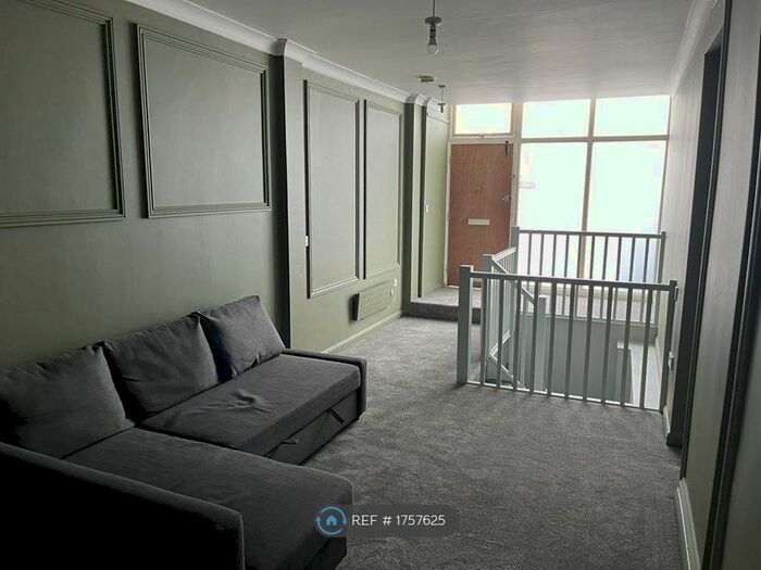 2 Bedroom Flat To Rent In Southchurch Road, Southend-On-Sea, SS1