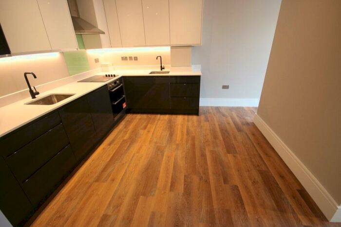 3 Bedroom Flat To Rent In Kaysquare Court, A Heather Gardens, London, NW11