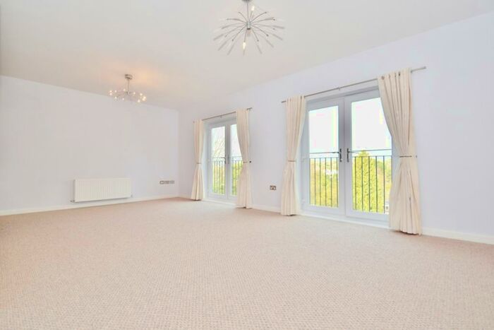 2 Bedroom Flat To Rent In Westbourne, BH4