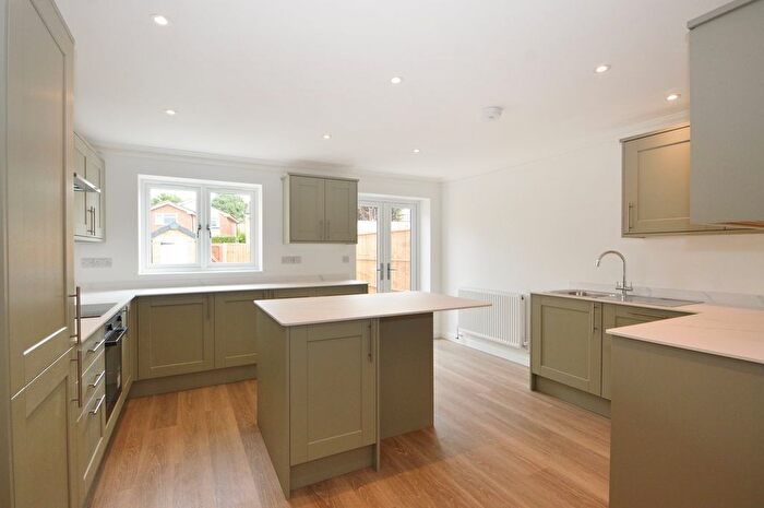 3 Bedroom Terraced House For Sale In Arch Road, Hersham, Walton-On-Thames, KT12
