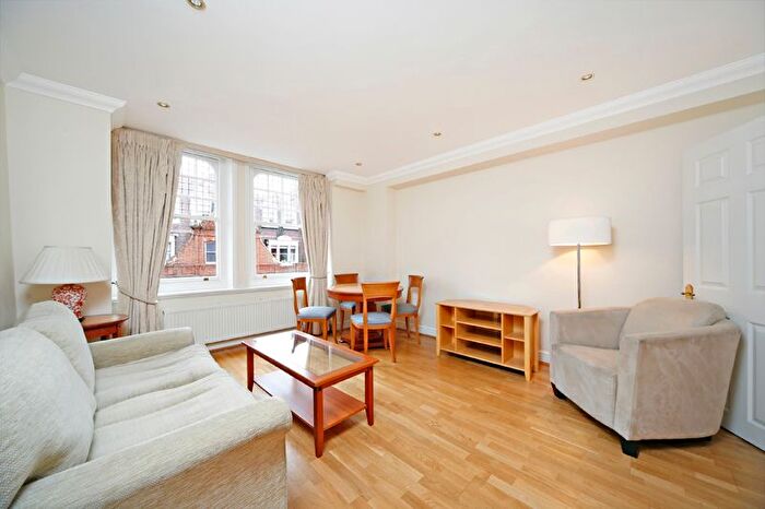 2 Bedroom Flat To Rent In Draycott Place, London, SW3