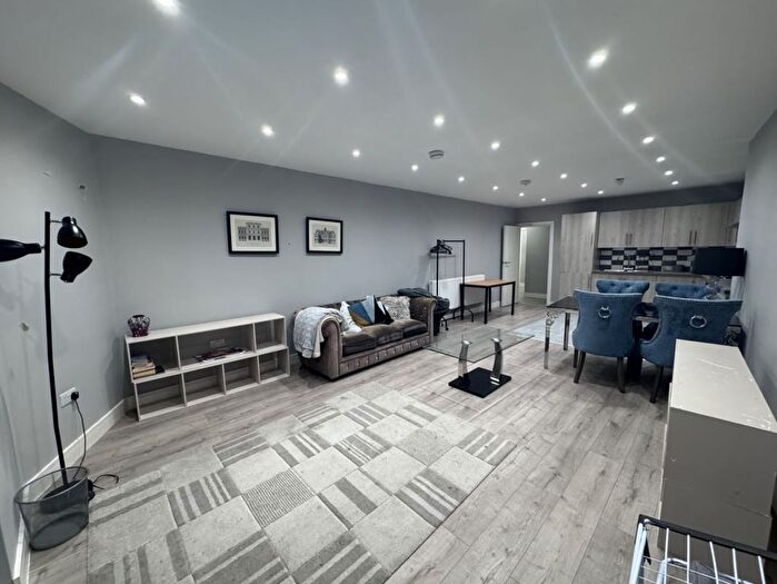 2 Bedroom Flat To Rent In Peerless Street, London, EC1V