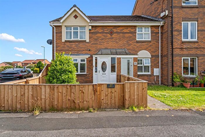 3 Bedroom End Terrace House For Sale In Gatesgarth Close, Bakers Mead, Hartlepool, TS24