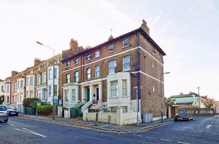 2 Bedroom Flat To Rent In Burrage Road, London, SE18