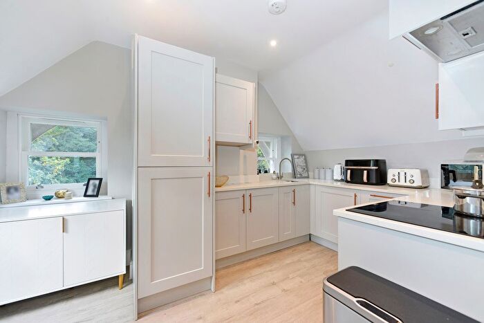 2 Bedroom Flat For Sale In Filmer Grove, Godalming, GU7