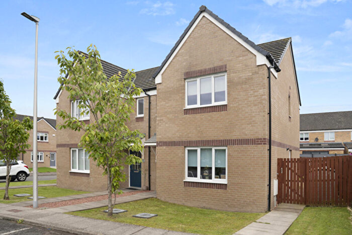 3 Bedroom Semi-Detached House For Sale In Barmore Crescent, Bishopton, PA7