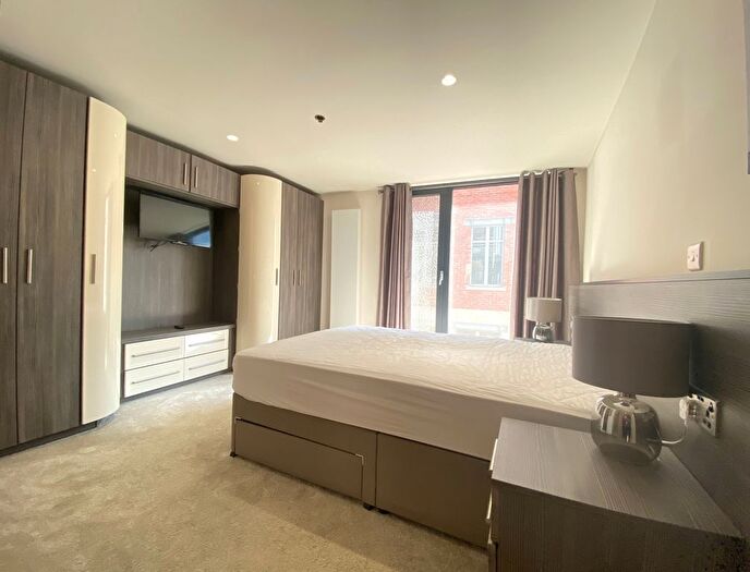 4 Bedroom Town House To Rent In Southern Street, Castlefield, Manchester, M3