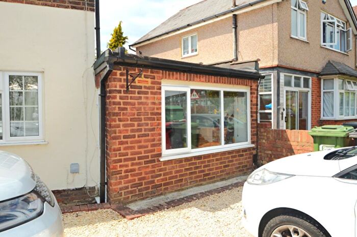 Apartment To Rent In Stoke Road, Slough, Berkshire, SL2