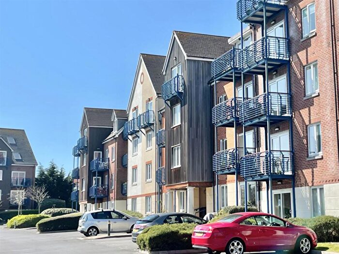 2 Bedroom Apartment For Sale In Corscombe Close, Weymouth, DT4