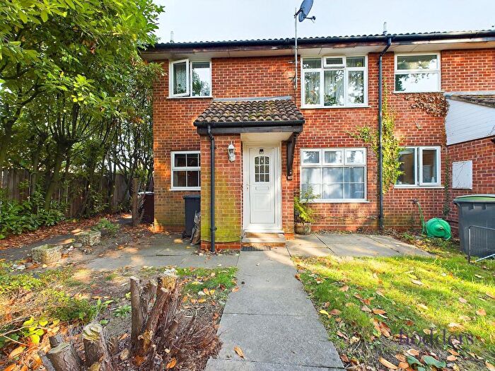 1 Bedroom Maisonette To Rent In Surrey, KT15