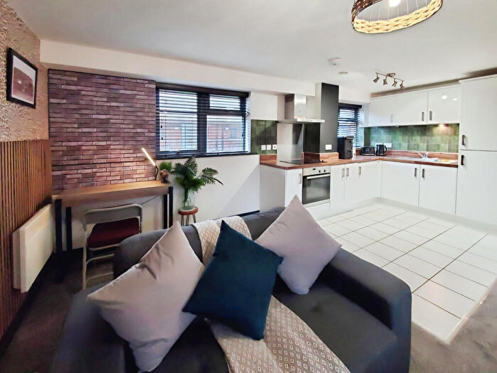 1 Bedroom Apartment To Rent In Lion Court, Warstone Lane, Birmingham, West Midlands, B18