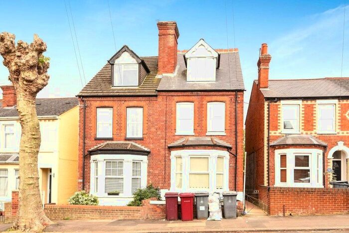 1 Bedroom Flat To Rent In Waverley Road, Reading, Berkshire, RG30