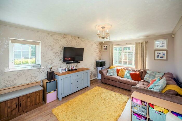 4 Bedroom Detached House For Sale In Regal Drive, Rishworth, HX6