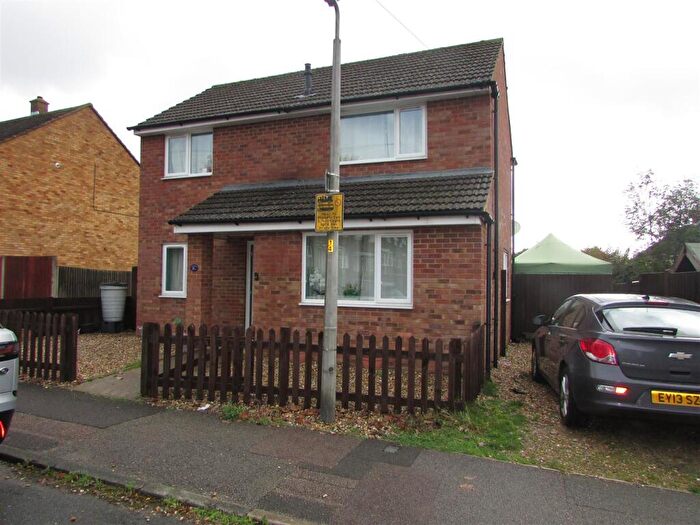2 Bedroom House To Rent In Warwick Road, Stevenage, SG2