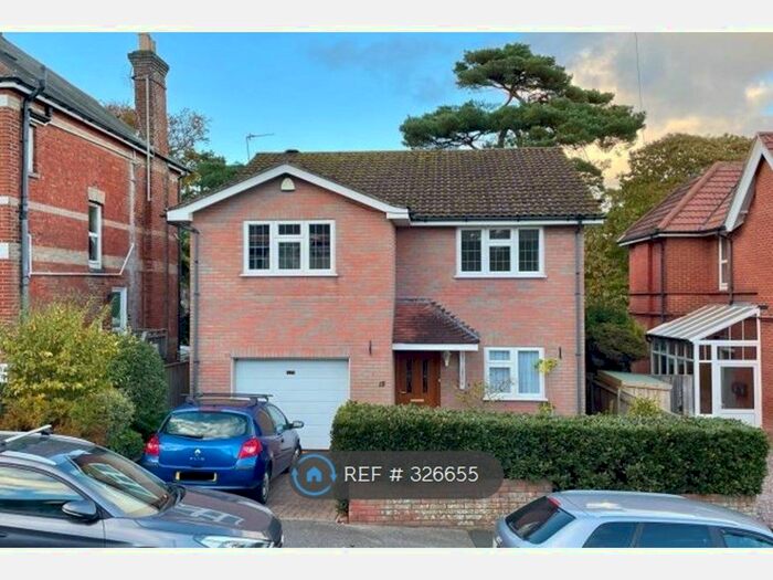 4 Bedroom Detached House To Rent In Beaulieu Road, Bournemouth, BH4