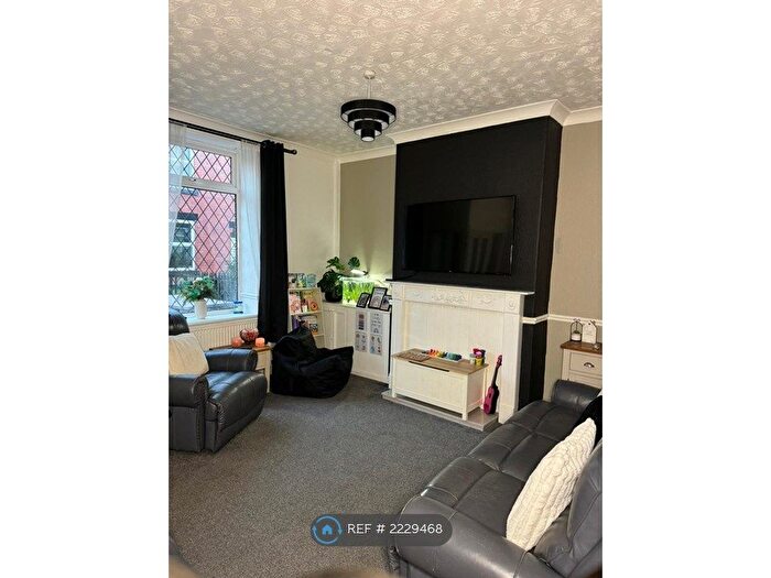 3 Bedroom End Of Terrace House To Rent In Dunsterville Terrace, Rochdale, OL11