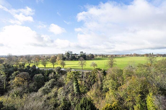 2 Bedroom Flat For Sale In Durdham Park, Bristol, BS6