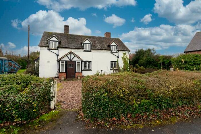 3 Bedroom Property For Sale In Bluntington Cottage, Bluntington, Chaddesley Corbett, DY10