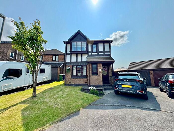 3 Bedroom Detached House For Sale In Buttercross Close, Burnley, BB11