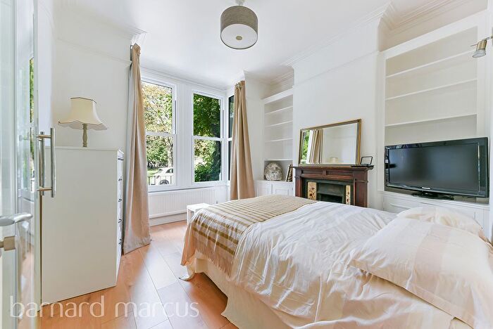 2 Bedroom Maisonette To Rent In Victor Villas, Chiswick Common Road, Chiswick, W4