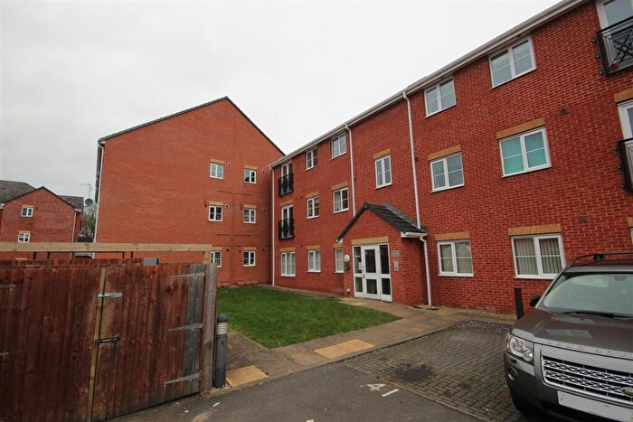 2 Bedroom Apartment To Rent In Century Way, Halesowen, West Midlands, B63