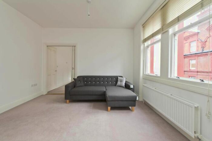 3 Bedroom Flat To Rent In Wendover Court, Chiltern Street, London, W1U