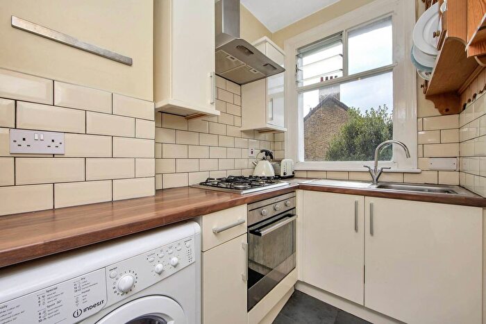 4 Bedroom Maisonette To Rent In Durnsford Road, Southfields, London, SW19