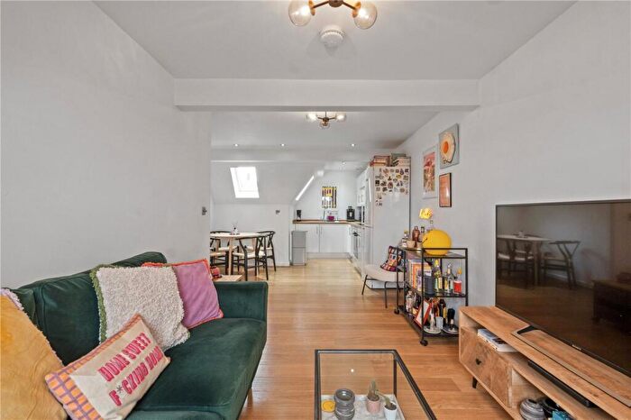 1 Bedroom Apartment For Sale In Walcot House, East Dulwich Estate, London, SE22