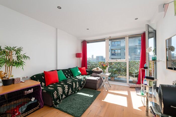 2 Bedroom Flat For Sale In Norman Road, London, SE10