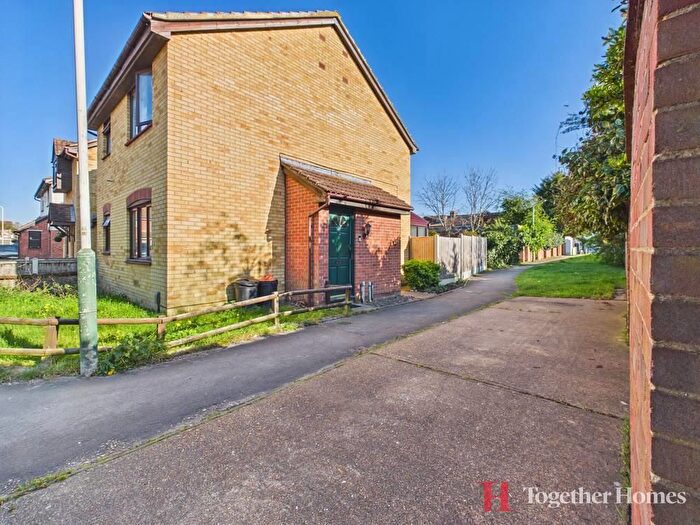 1 Bedroom Property For Sale In Mansard Close, Hornchurch, RM12