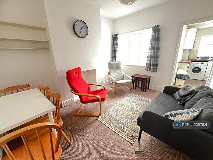 4 Bedroom Terraced House To Rent In Codrington Street, Exeter, EX1