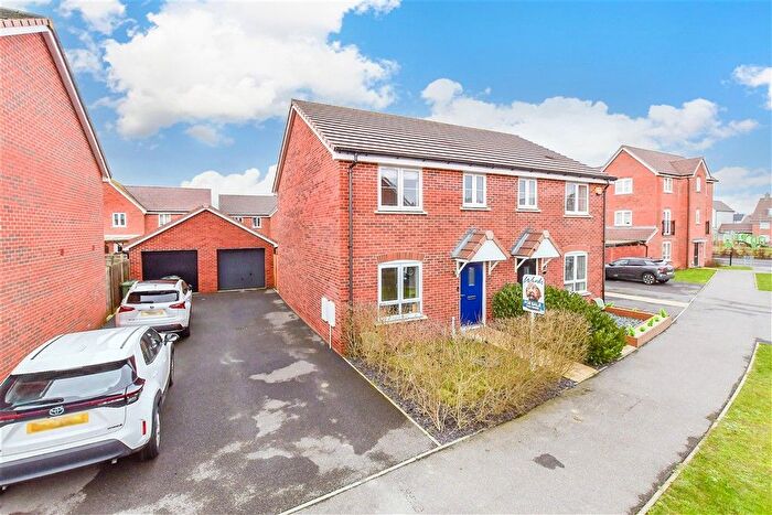 3 Bedroom Semi Detached House For Sale In Coleman Way, Langley, Maidstone, Kent, ME17