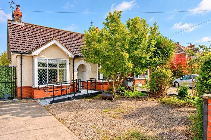 3 Bedroom Detached Bungalow For Sale In Hopgrove Lane South, York, YO32