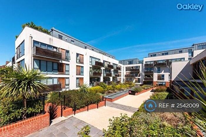 2 Bedroom Flat To Rent In Southdown House, Hove, BN3