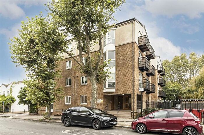 2 Bedroom Flat To Rent In Plough Way, London, SE16