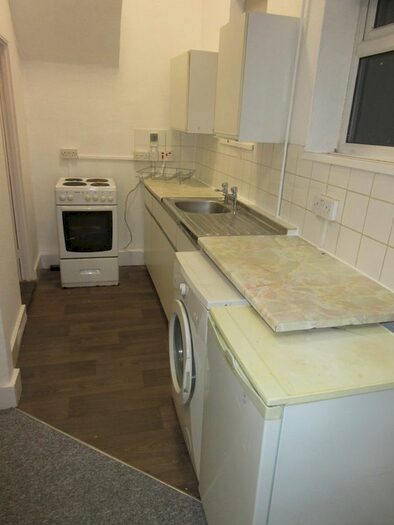 Studio To Rent In Bulwer Rd, London, E11