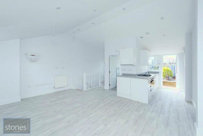 Apartment To Rent In Daventry Street, London, NW1