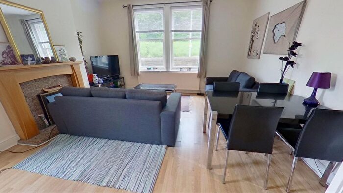 4 Bedroom Detached House To Rent In Meanwood Road, Meanwood, Leeds, West Yorkshire, LS7