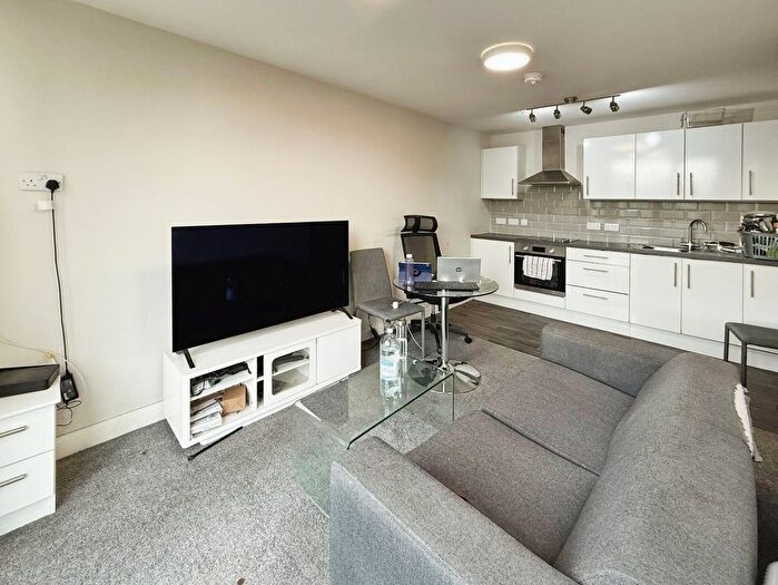 1 Bedroom Flat To Rent In Skinner Lane, Leeds, West Yorkshire, LS7