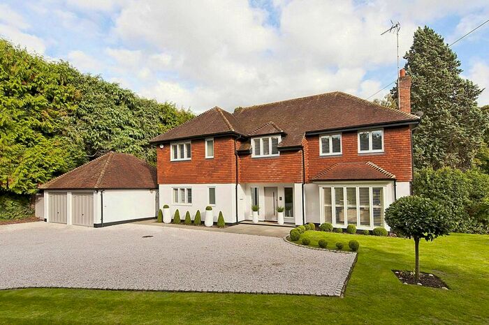5 Bedroom Detached House To Rent In The Fairway, Weybridge, KT13