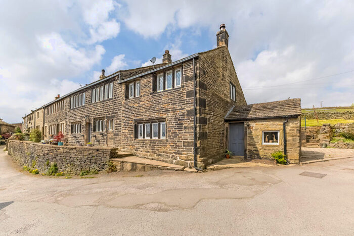 4 Bedroom Detached House To Rent In Ainley Place, Slaithwaite, Huddersfield, HD7