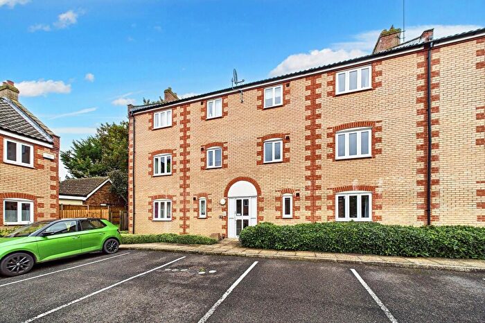 1 Bedroom Flat For Sale In Avenue Gardens, Thetford, IP24