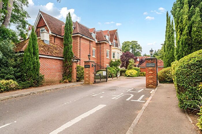 1 Bedroom Flat For Sale In Guildford, Surrey, GU1