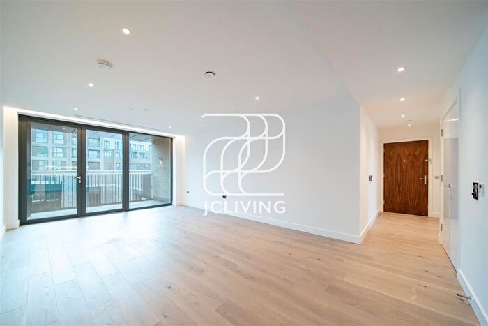 2 Bedroom Flat To Rent In Calthorpe Street, London, WC1X