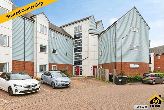 2 Bedroom Apartment For Sale In Bridge Hook Close, Milton Keynes, MK12