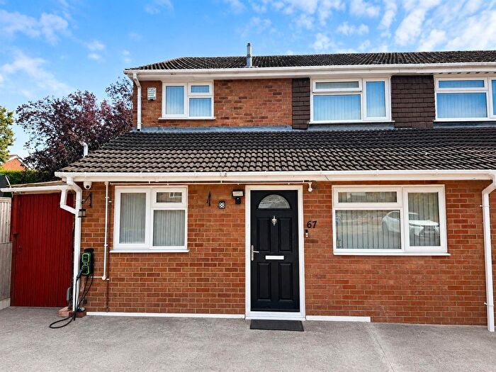 3 Bedroom End Of Terrace House For Sale In Farmers Way, Maidenhead, SL6